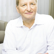 Prof. MUDr. Pavel Brychta CSc. - MEDICOM Clinic