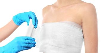 Zvětšení prsou: Jaký povrch prsních implantátů je pro vás vhodný