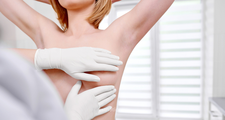 Chcete větší prsa a zvažujete liposukci? Zjistěte více o lipomodelaci