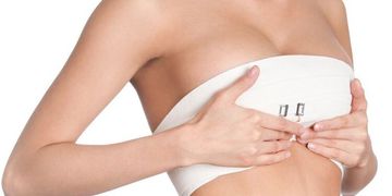 Kompozitní zvětšení prsů: Kombinace vlastního tuku a silikonových implantátů