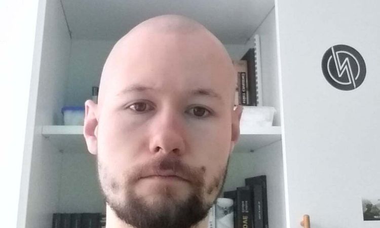 Je možné chirurgicky posunout obočí směrem dolů k očím? - 65209