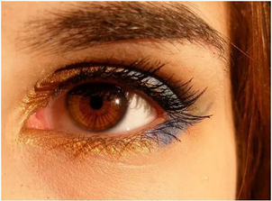 Dolní víčko má velmi důležitou funkci - kryje celé oko. (ilustrační foto)