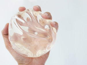 Povrch prsních implantátů