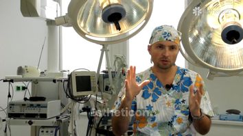 Rozhodující faktory pro výběr prsních implantátů a průběh pooperačního hojení