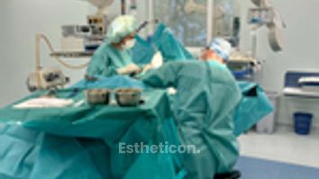 Augmentace prsou s implantáty o velikosti 255 ml